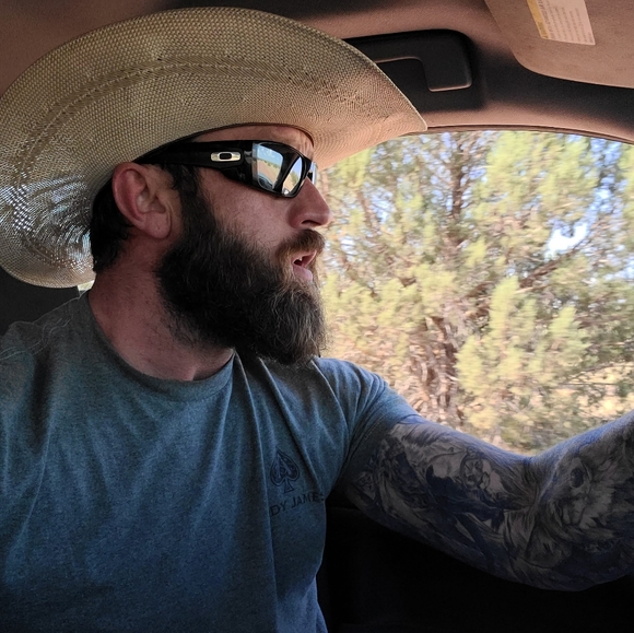 Meet your Posher, Matt - Picture 2 of 8